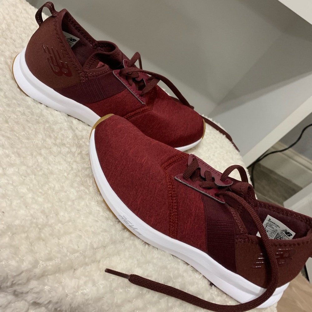 NEW BALANCE TENNIS SHOES / SNEAKERS - MAROON